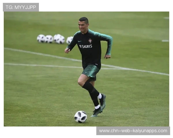 C罗进球太轻松：揭秘足球场上的超神瞬间