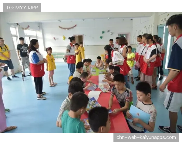 俱乐部球员参与公益陪伴计划 探访儿童福利院,儿童福利院 义工